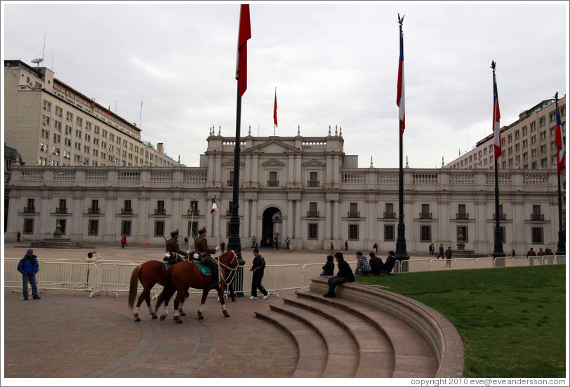 Horses in front of La Moneda.