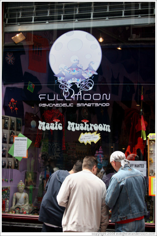 Full Moon magic mushroom smartshop, Centrum/Red Light district.