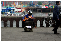 Fake Michael Jackson, on Oudebrugsteeg near Damrak, Centrum/Red Light district.