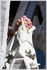 Architectural element symbolizing grapes.  La Sagrada Fam?a.