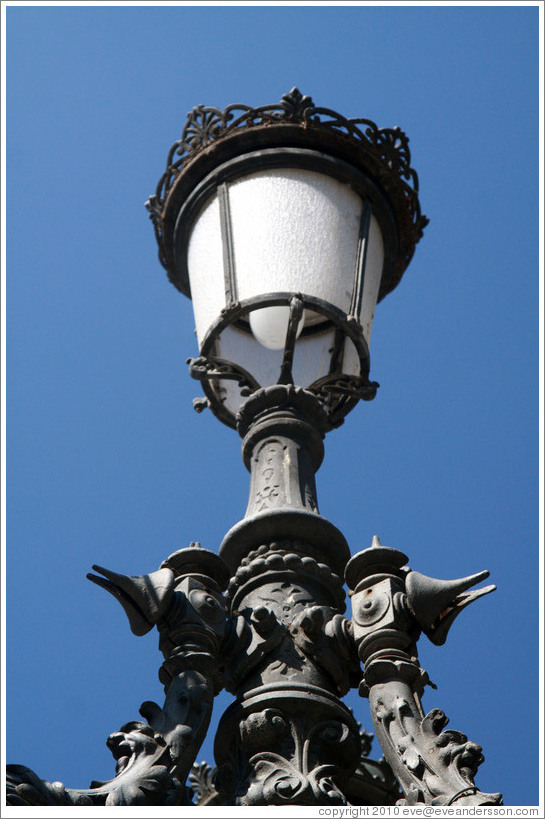 Lamppost detail, Plaza de Bib-Rambla, city center.